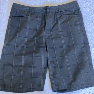 Men’s North Face shorts size 34